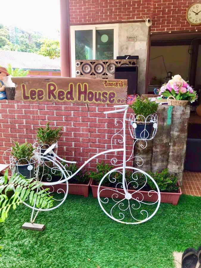 Lee Red House Hotell Ban Lak Uan Eksteriør bilde